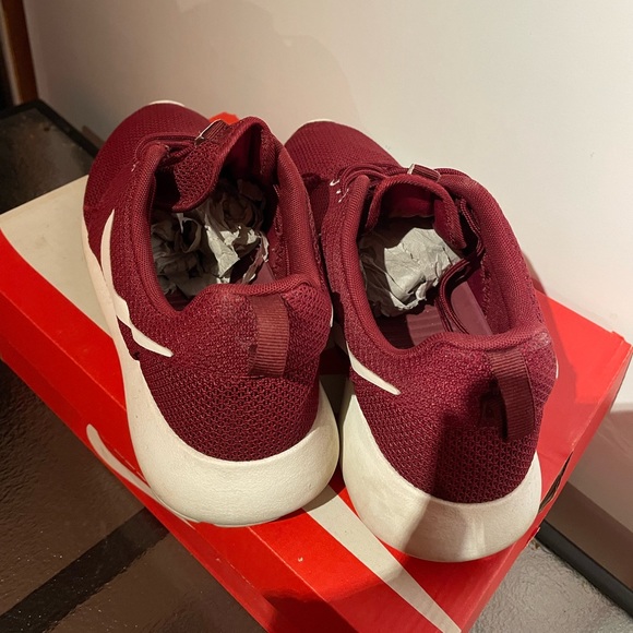 Nike Roshe (Size 11) - Picture 5 of 5